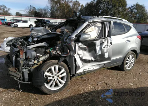 2013 Hyundai Tucson z USA, uszkodzony, nr VIN KM8JU3AC6DU586295